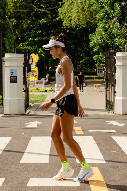 ถุงเท้ารุ่น Light Flow - สีเขียวนีออน