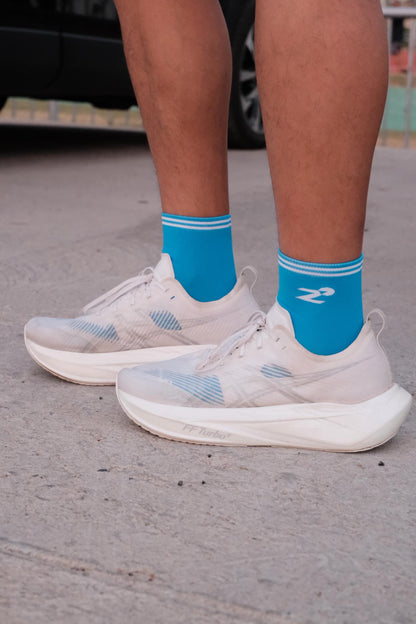 ถุงเท้ารุ่น Light Flow - สีฟ้ารอยัล